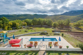 Holiday Home surrounded by nature near Omiš